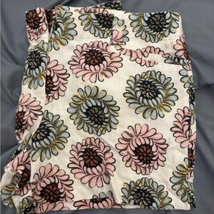 LOFT Cream linen blend shorts